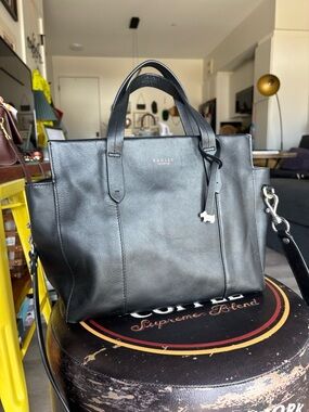 RADLEY LONDON | Abbotsford Open Top Leather Grab Bag in Black